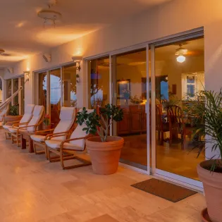 20 exterior villa miramar