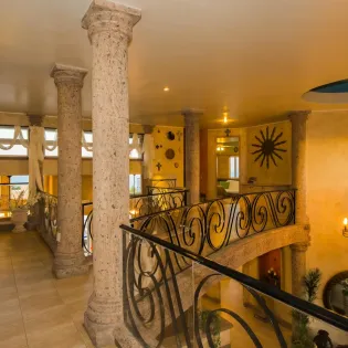 20 hallway villa alegria