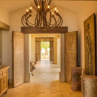 20 hallway villa piedra blanca