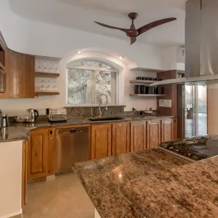 20 kitchen hollywood house