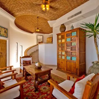 20 sitting area villa grande