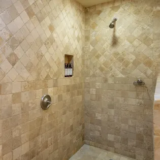 20 villa mariposa bathroom
