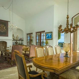 20 villa paraiso diningarea
