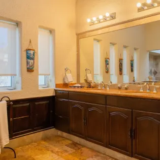 21 bathroom 1 villa de la luz