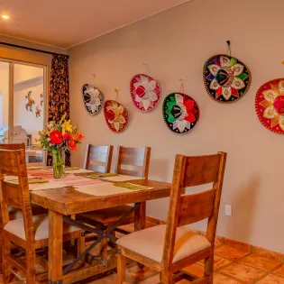 21 dining area villa colorado