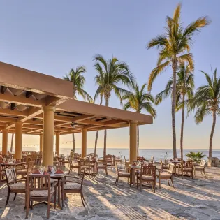 21 exterior grand fiesta americana los cabos