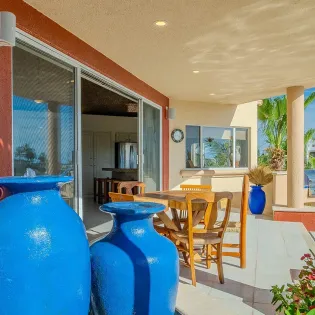 21 exterior villa ladrillo