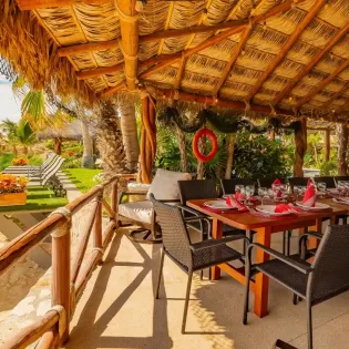 21 outdoor dining villa las rocas