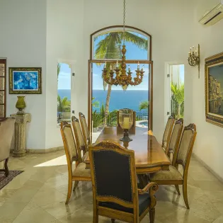 21 villa paraiso diningarea