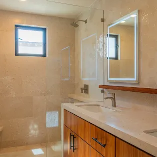 22 casa de monedas bathroom