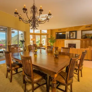 22 dining area villa las flores
