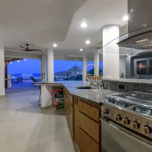 22 kitchen hollywood house