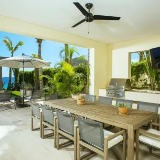 22 outdoor dining villa marena 18