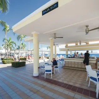 22 riu palace cabo san lucas poolbar
