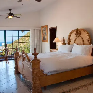 22 villa golden dome bedroom 1