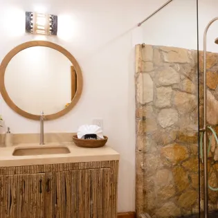 23 bathroom 1 villa ysabel