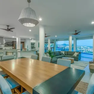 23 dining area hollywood house
