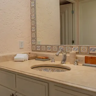 23 villa california bathroom 4