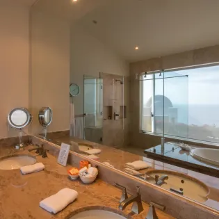 24 bathroom 1 villa del mar