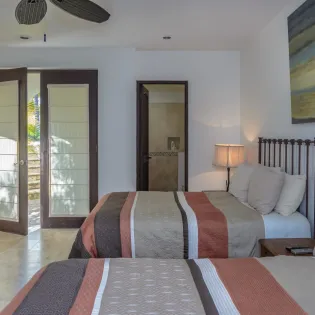 24 bedroom 2 villa las brisas
