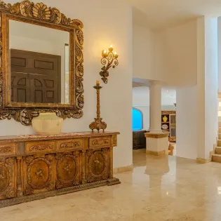 24 casa grande stairwell2