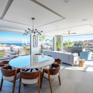 24 dining area villa de lam
