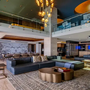 24 maison de cortez living