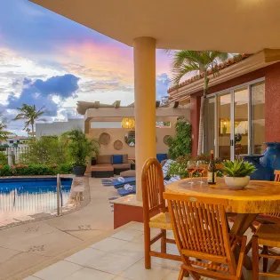 24 patio villa ladrillo