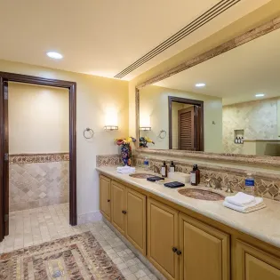 24 villa mariposa bathroom