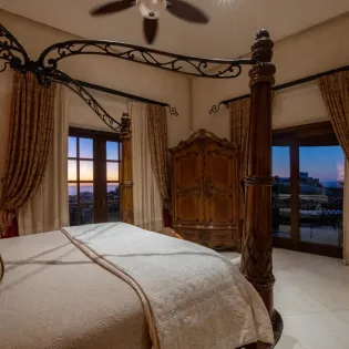 25 bedroom 2 villa maria