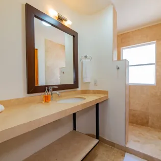 26 bathroom 1 villa tamika