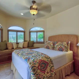 26 bedroom 3 villa esquina