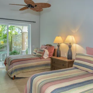 26 bedroom 4 villa las brisas