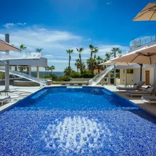 26 exterior casa aqua blanca