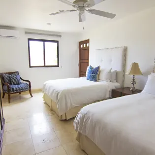 26 villa delfines