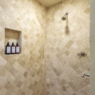 26 villa mariposa shower
