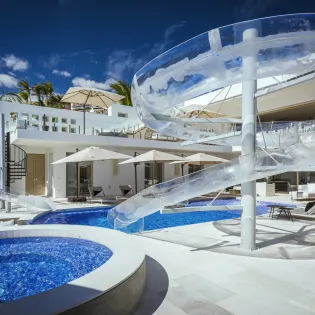 27 exterior casa aqua blanca