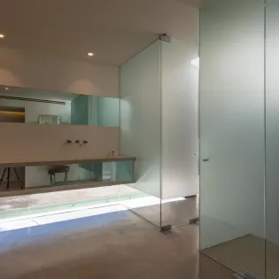 28 bathroom 1 villa finisterra
