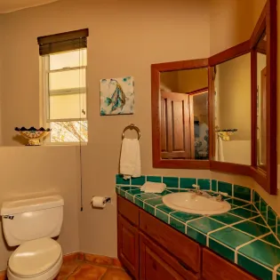 28 bathroom 2 villa colorado