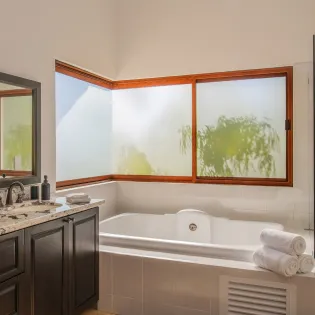28 bathroom 2 villa vista al mar