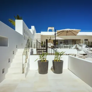 28 exterior casa aqua blanca