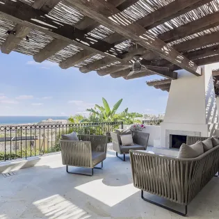 28 exterior live aqua private residences