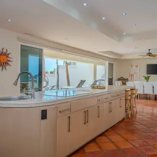 28 villa perla kitchen2