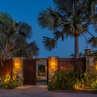 28casa keller exterior night2
