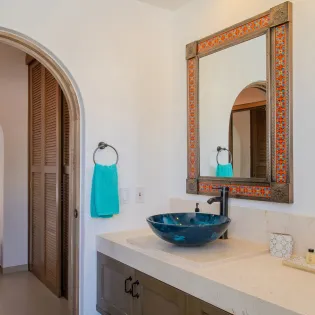 29 bathroom 1 la casa bendecida