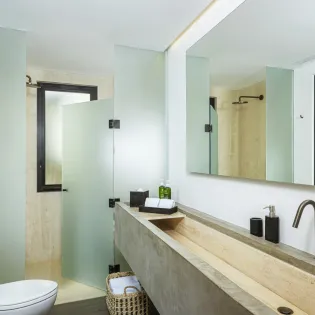 29 bathroom 1 villa marena 18