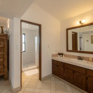 29 bathroom 2 villa grande
