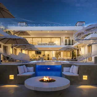 3 exterior casa aqua blanca
