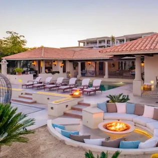 3 exterior casa brooks