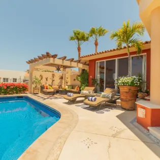 3 exterior villa ladrillo